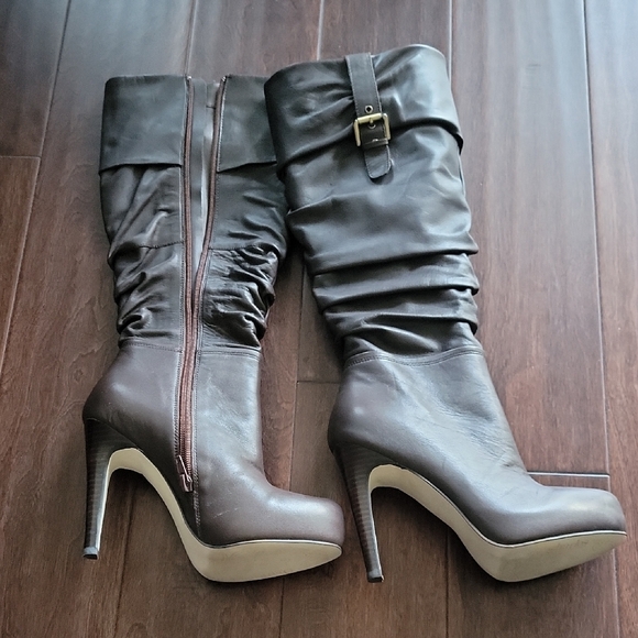 Charles David Dark Brown Heeled Boots - Picture 1 of 5